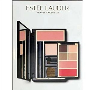 Estēe Lauder travel exclusive Beauty essentials kit